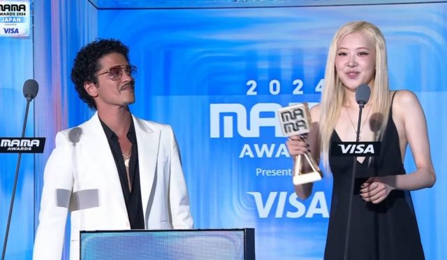 BLACKPINK’ten Rosé ve global süperstar Bruno Mars, 2024 MAMA Ödülleri’nde ‘APT’ ile sahneyi aydınlattı