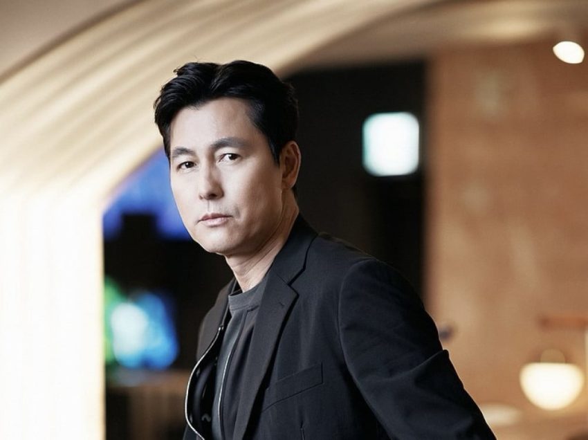 Jung Woo Sung, tartışmaların ortasında Blue Dragon Film Awards’a katılma kararını yeniden değerlendiriyor