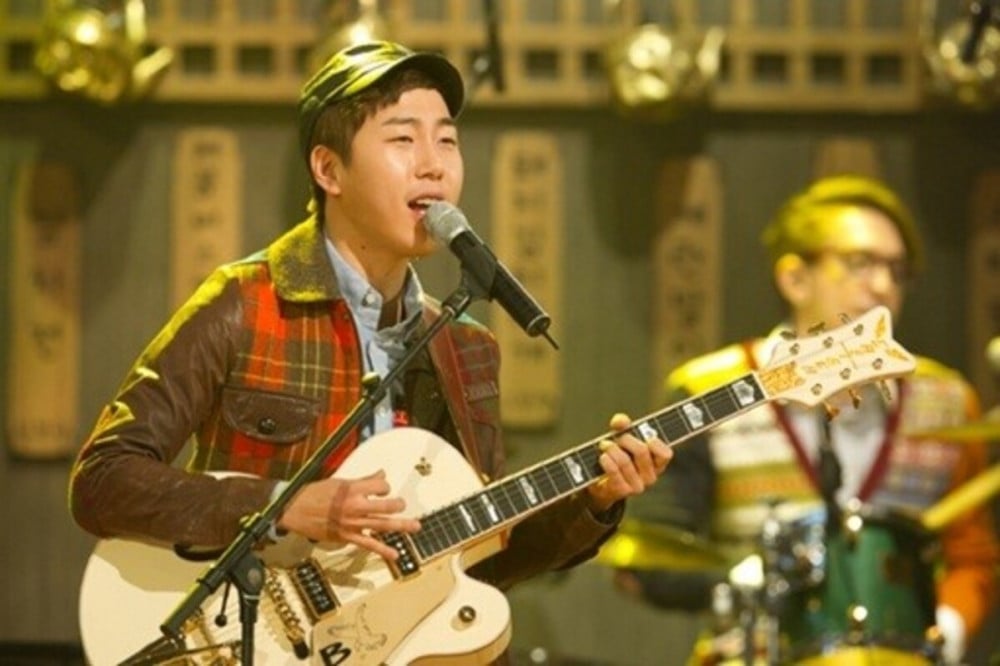 Busker Busker’ın Jang Beom June’u, siyasi çalkantılar nedeniyle konserlerini duraklatma kararı aldı: “Para iadesi talep edenler için, yeni tarihler açıklandıktan sonra bile 100% iade yapacağım.”