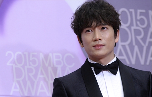 Ji Sung, 10 yıl sonra MBC K-dramalarına geri dönmek için görüşmelerde