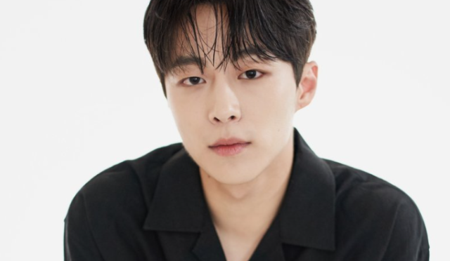 Bae In Hyuk yeni bir tvN romantik K-drama dizisinde başrol oynamak için görüşmelerde