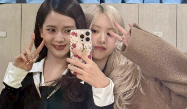 BLACKPINK’ten Jisoo ve Rosé, Jisoo’nun geri dönüşünü desteklerken duygusal anları paylaştı