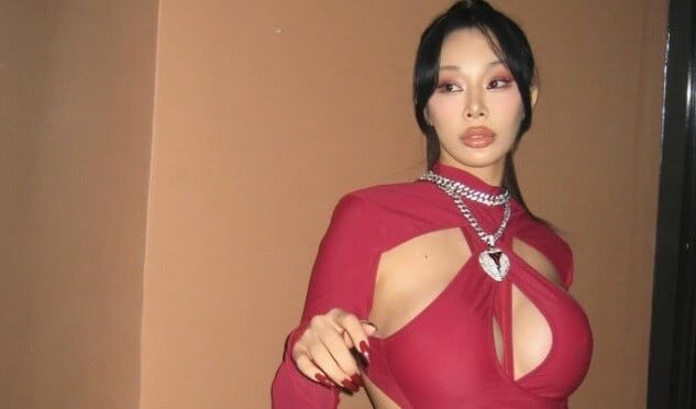 Jessi, tartışmaların ardından beş aylık aradan sonra sahnelere geri dönüyor