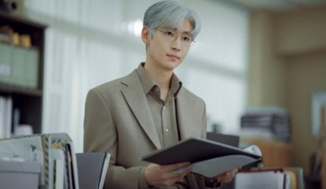 Yönetmen Ahn Pan Seok, JTBC’nin yeni hafta sonu dizisi ‘The Art of Negotiation’da Lee Je Hoon’un performansını ve görünümünü övdü