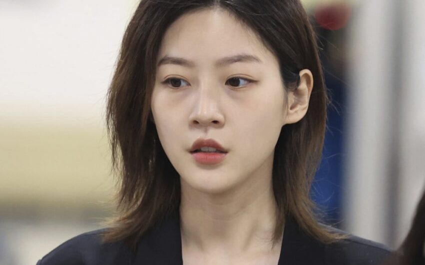 Netizenler, merhum Kim Sae Ron’a gönderilen ve geç keşfedilen ikinci taahhütlü mektuba tepki gösterdi