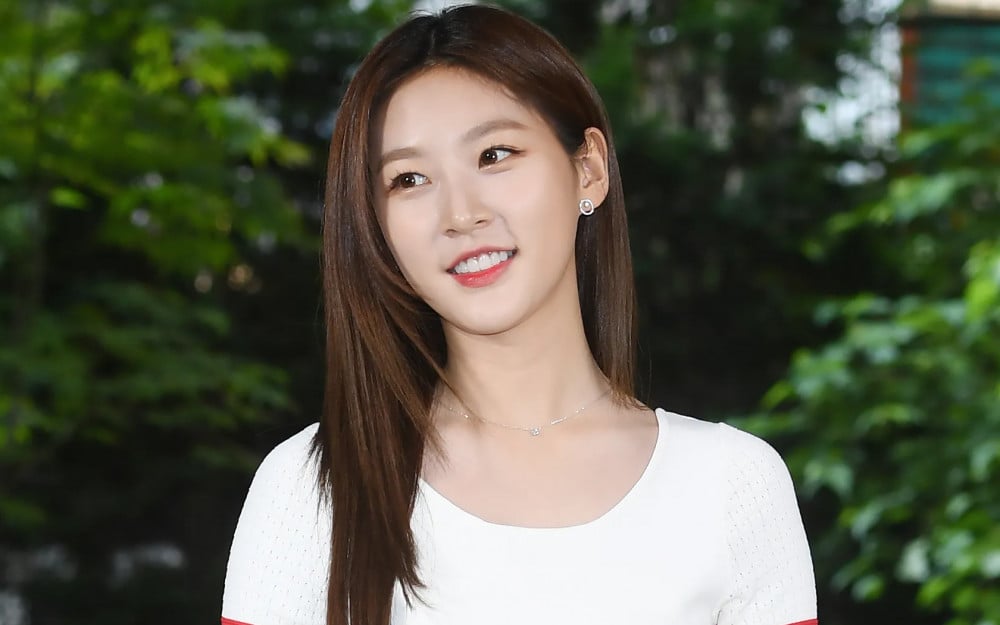 Kim Sae Ron’un annesi, “teyze”yi savunarak, onun kan bağına sahip bir akrabadan daha yakın biri olduğunu söyledi