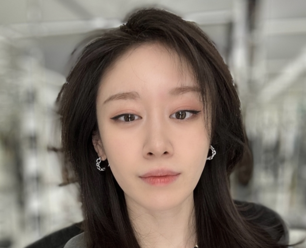 T-ara’dan Jiyeon, boşanmanın ardından 4 ay sonra sosyal medyaya geri döndü