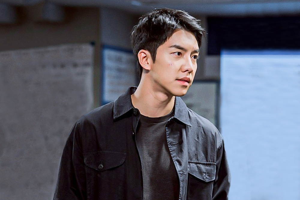 Lee Seung Gi, Kayınpederinin Borsa Skandalı Sonrası Özür Diledi ve Aile Bağlarını Kesti