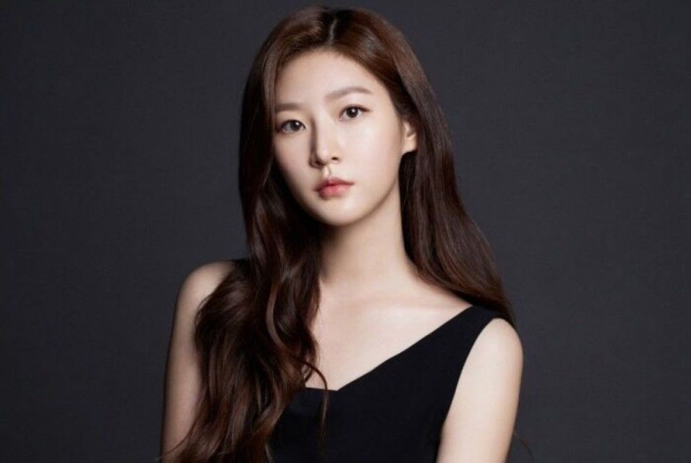 Kim Sae Ron’un Babası, Cenazeden Sadece Bir Gün Sonra Kızının 50 Milyon Wonluk Depozitosunu İstedi – Ancak Depozitonun Başkası Tarafından Ödendiğini Öğrendi