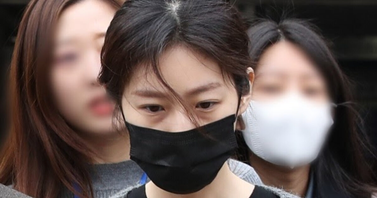 Kim Soo Hyun, Kim Sae Ron’a Bir İdolle Yatarken Çekilmiş Fotoğraflarını Gönderdi