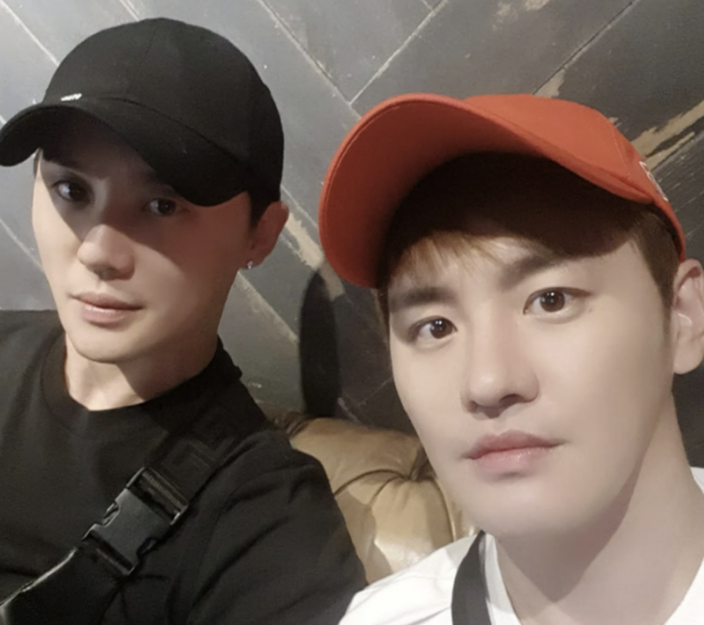 Junsu amca oldu: İkiz kardeşi Kim Moo Young ikiz bebeklerini karşıladı ve evlendiğini duyurdu