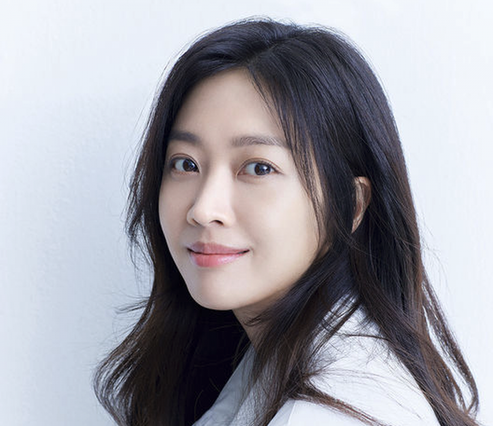 Jo Bo Ah, Ertelenen Kim Soo Hyun Dizisi ‘Knock-Off’ Hakkında Duyarlı Açıklamalarda Bulundu