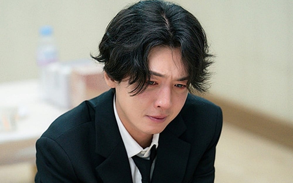 Jung Kyung Ho’nun Yeni Dizisi ‘Oh My Ghost Clients’ Prömiyerinin Ardından İlgi Odağı Oldu