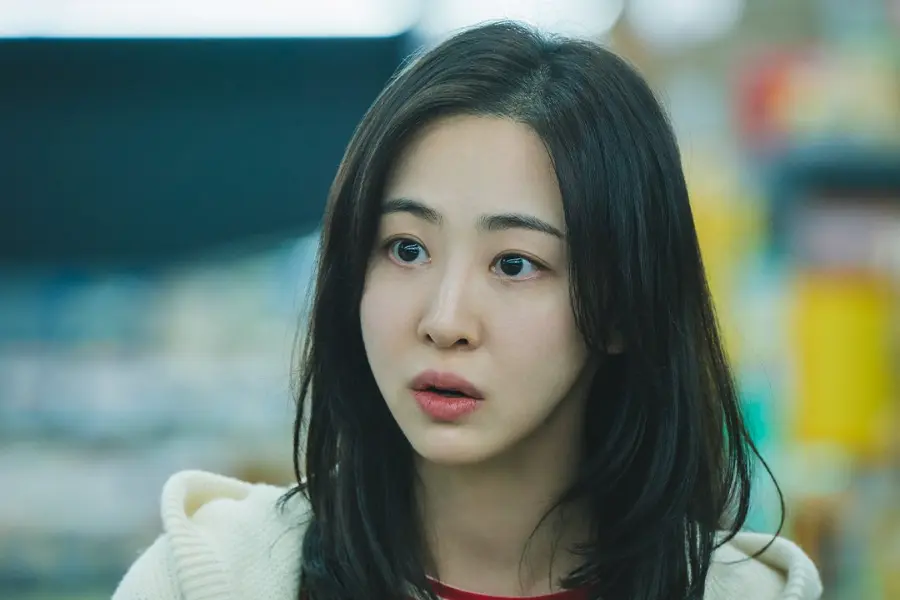 Dasom, Yeni Dizi “Salon de Holmes”ta Part-Time İşlerdeki Yeteneğini Bilgi Ağına Dönüştürüyor!