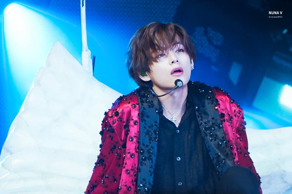 BTS’ten V’nin (Kim Taehyung) Solo Şarkısı “Singularity”, ABD’de 1 Milyon Satış Barajını Aştı