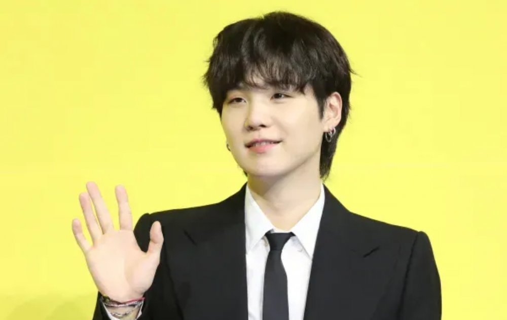 BTS’ten SUGA, Resmî Tören Olmadan Askerlik Hizmetini Tamamlıyor
