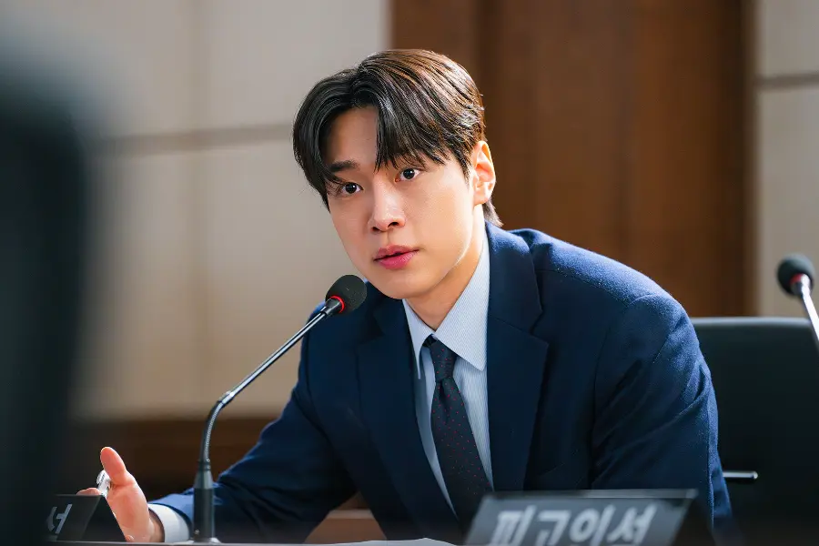 Kang You Seok, Yeni Dizi “Law and the City”de Kariyer Yolunu Sorgulayan Dışa Dönük Avukat Olarak Karşımızda