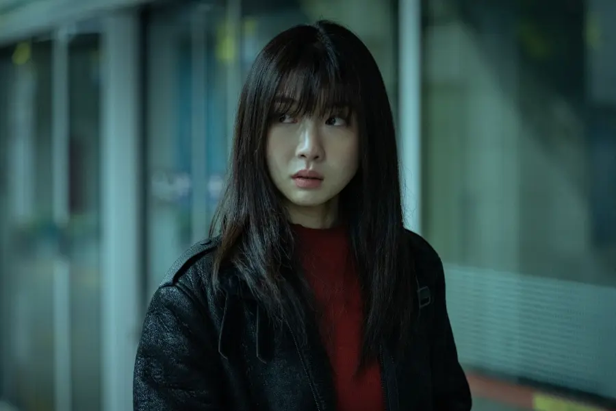 Joo Hyun Young’un YouTube İzlenme Peşindeki Serüveni, Yeni Film “Ghost Train”de Korkunç Bir Keşifle Sonuçlanıyor