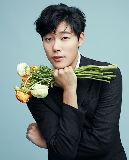 Ryu Jun Yeol, UAA ile Özel Sözleşme İmzaladı – Song Hye Kyo ve Jang Ki Yong ile Aynı Ajansa Katıldı