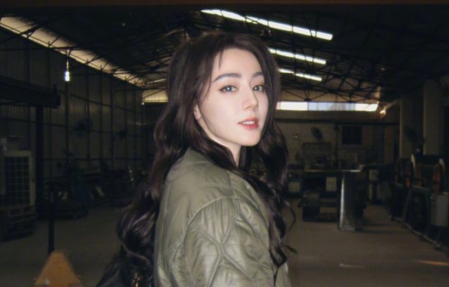 Dilraba Dilmurat, Luhan Hakkındaki Kötü Niyetli Aşk Dedikoduları İçin Bir Netizenden Kamuoyu Önünde Özür Aldı
