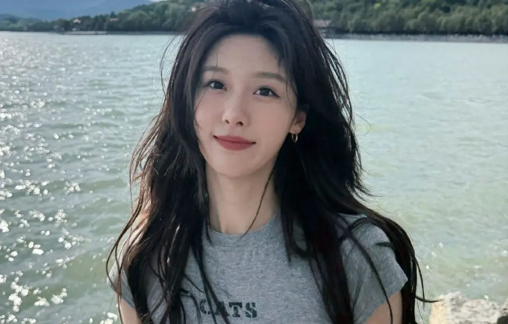 Wang Zixuan, Banyoda Yaşadığı Düşme Sonrası “The Indescribable Town” Dizisinden Ayrıldı